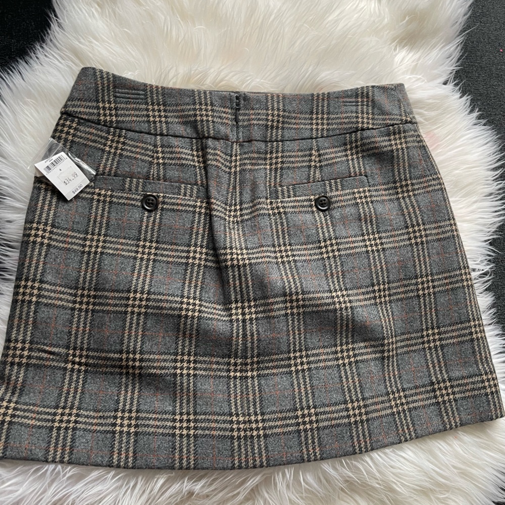 Mini skirt. - Picture 2 of 3